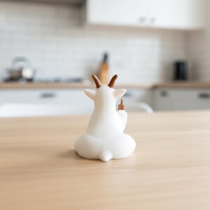 Beeldje middelvinger geit, grappig geit cadeau, onbeleefd boerderijdier bureaudecor, 3D-geprint cadeau cadeau afbeelding 9
