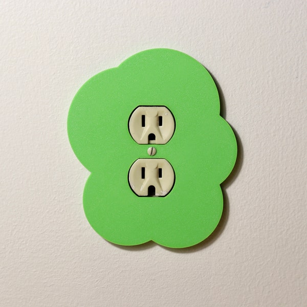 Floral Design Plug Outlet Plate, Flower