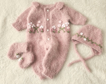 Knitted Baby Romper With Flower and Leaf Embroidered For Baby Girls. Knit Baby Hat Flower Embroidered. Knit Baby Booties for Baby Girls.