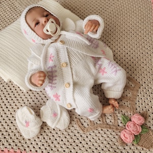 Newborn Baby Outfit, Baby Girl Outfit, Homecoming Outfit, Knitted Baby Outfits, Baby Shower Gift, New Baby Gift, 4-Piece Knitted Baby Outfit