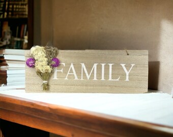 Wooden sign Family, Wooden sign with dried flowers, Family sign