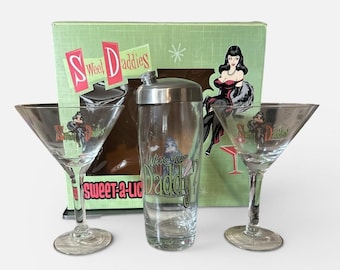 Sweet Daddies Las Vegas Showgirl Martini Cocktail Set Shaker 2 Glasses Vtg 2005