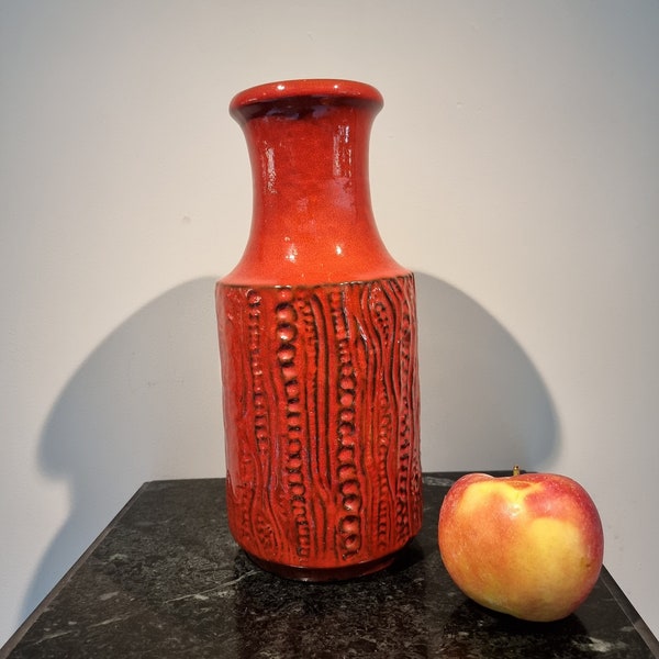 Mid-century red west german pottery vase made by Carstens Tonnieshof, number 7658-30