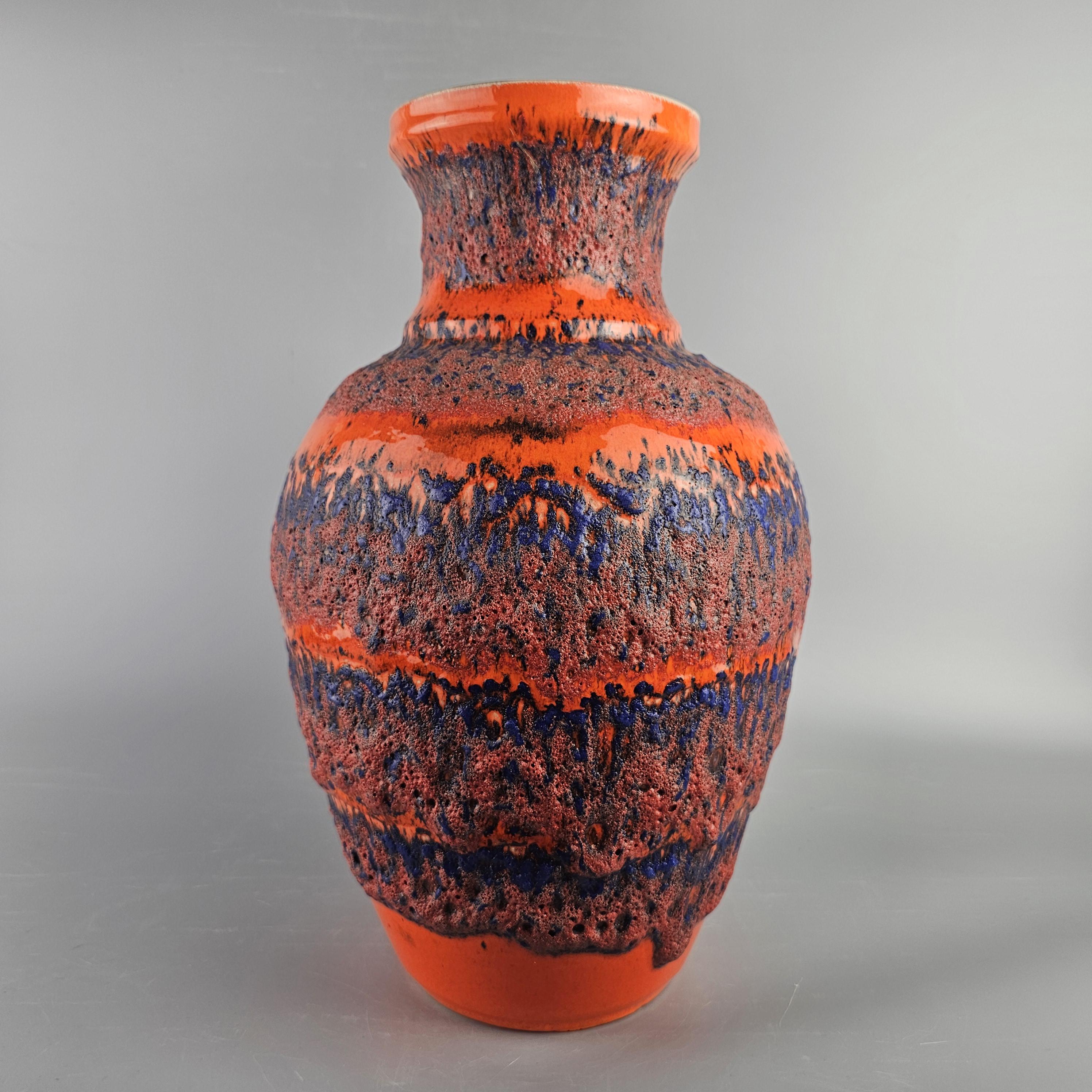 Bay Keramik社製の、西ドイツ製ヴィンテージXLファットラバ花瓶