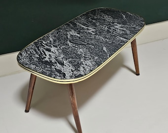 Vintage coffee table / coffee table. Rectangular, four legs &quot;kidney table&quot;. Dark gray table top, marble look. 1950 / 1960. Mid-century