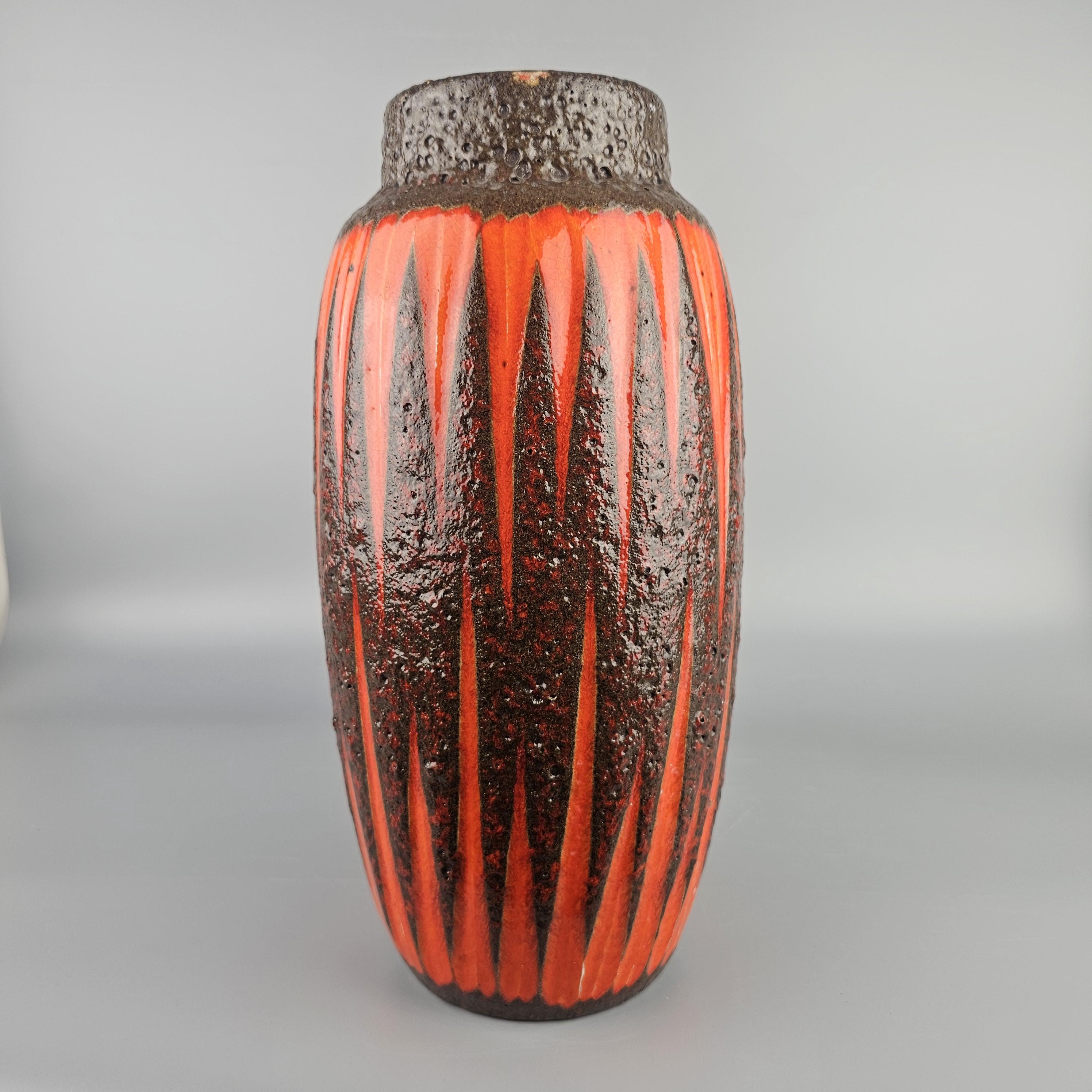 Vintage West German Fat Lava Vase. Scheurich, Form Number 553-38