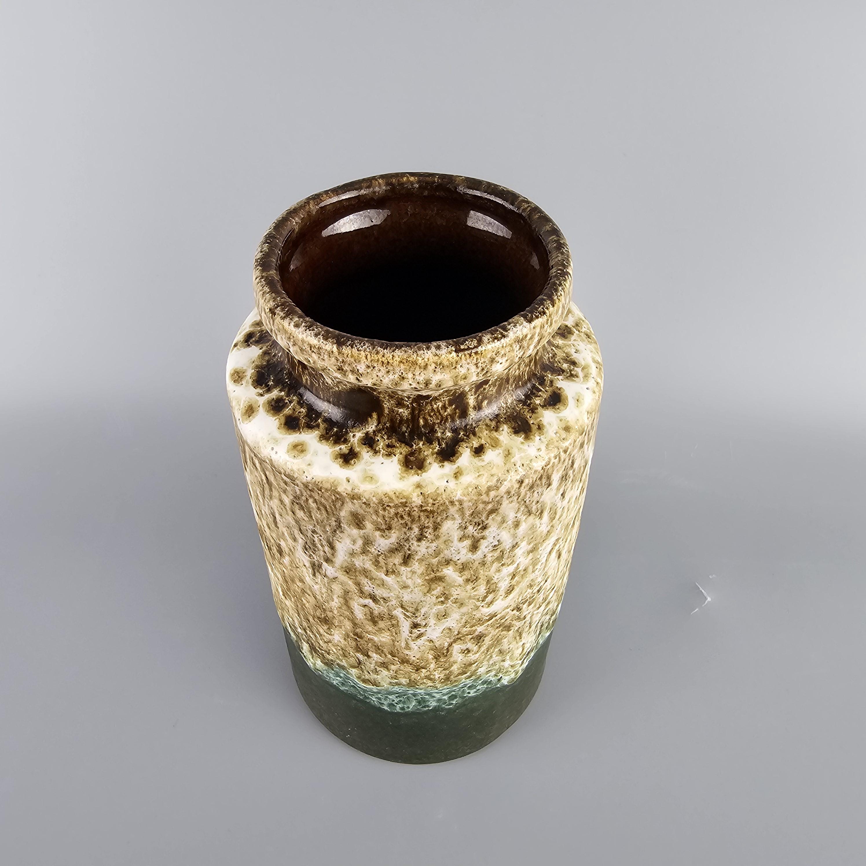 Scheurich 社製の西ドイツのビンテージ Fat Lava 花瓶。フォーム番号