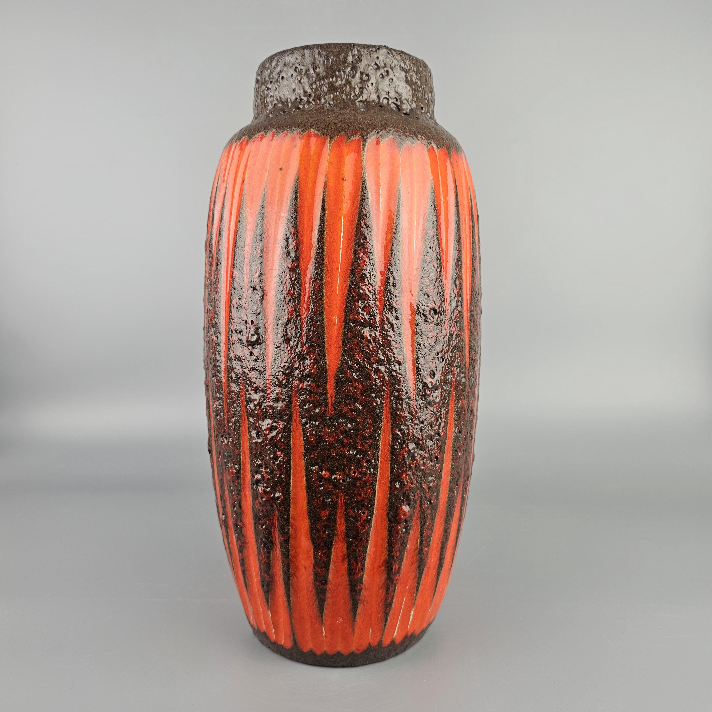 Vintage West German Fat Lava Vase. Scheurich, Form Number 553-38