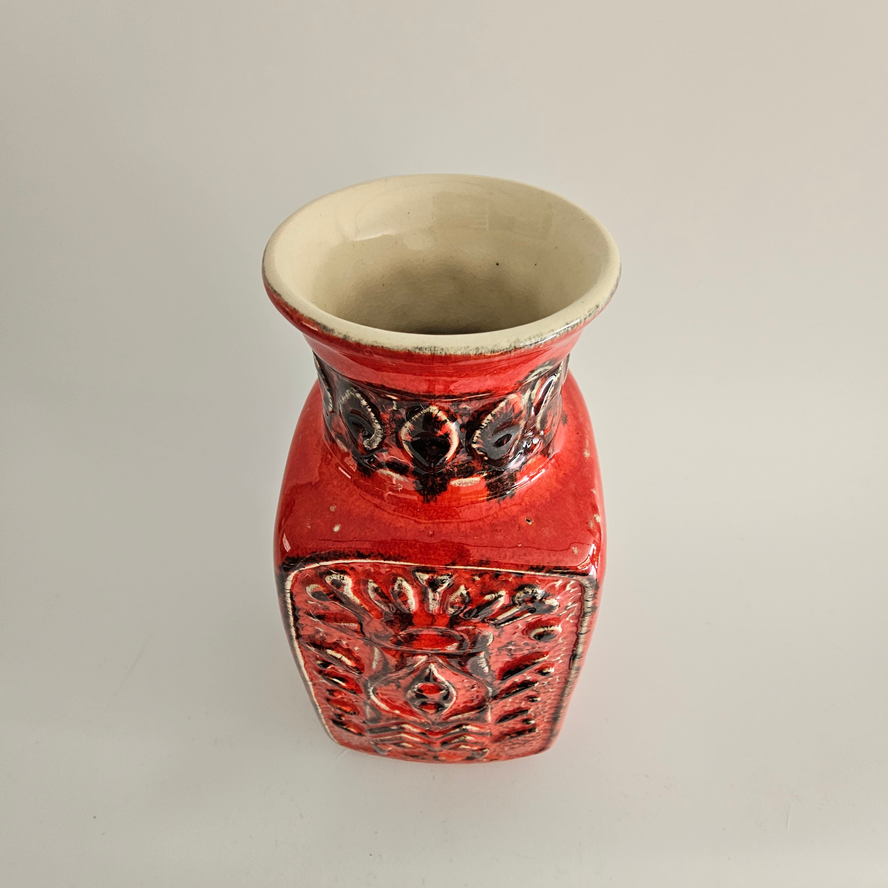 西ドイツ製ヴィンテージのファットラバ花瓶。Bay Keramik、品番96 20