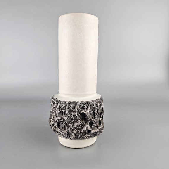 ビンテージの西ドイツの Fat Lava 花瓶。 Otto Keramik、白とグレー