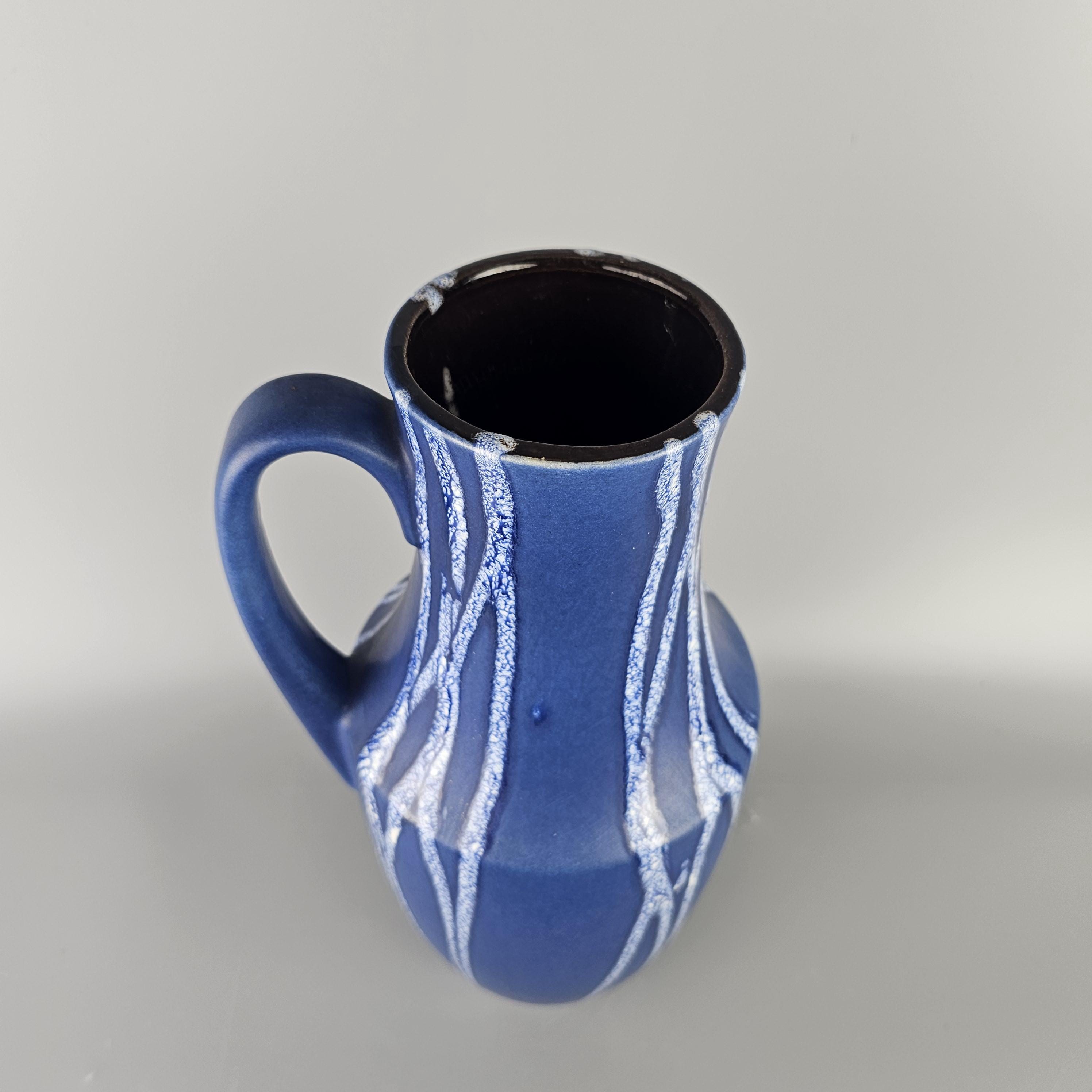 ヴィンテージの西ドイツの Fat Lava 花瓶。 Scheurich、フォーム