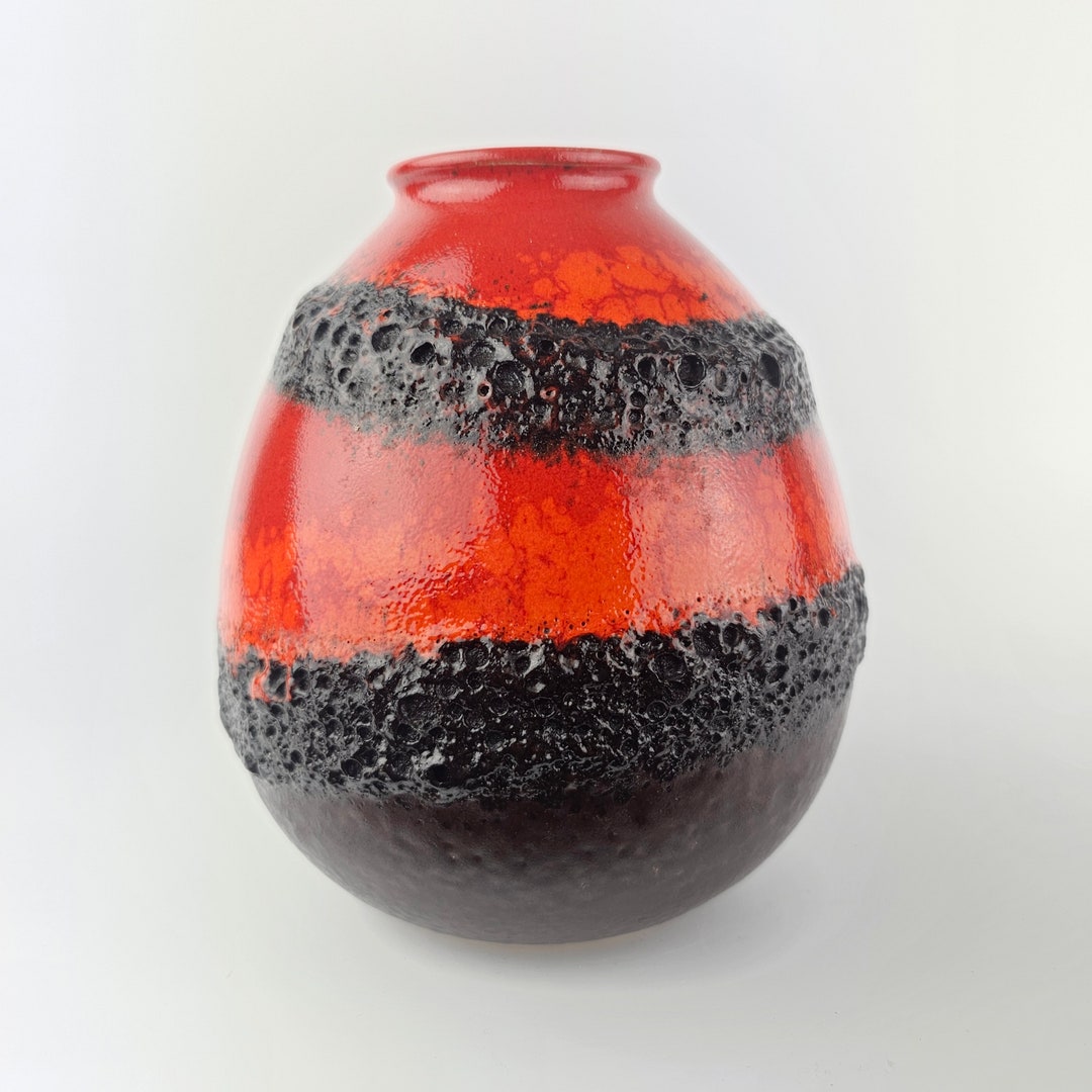 East & West German Pottery (Fat Lava) 本 Vintage West German Fat Lava Vase Made by Bay Keramik. Shape