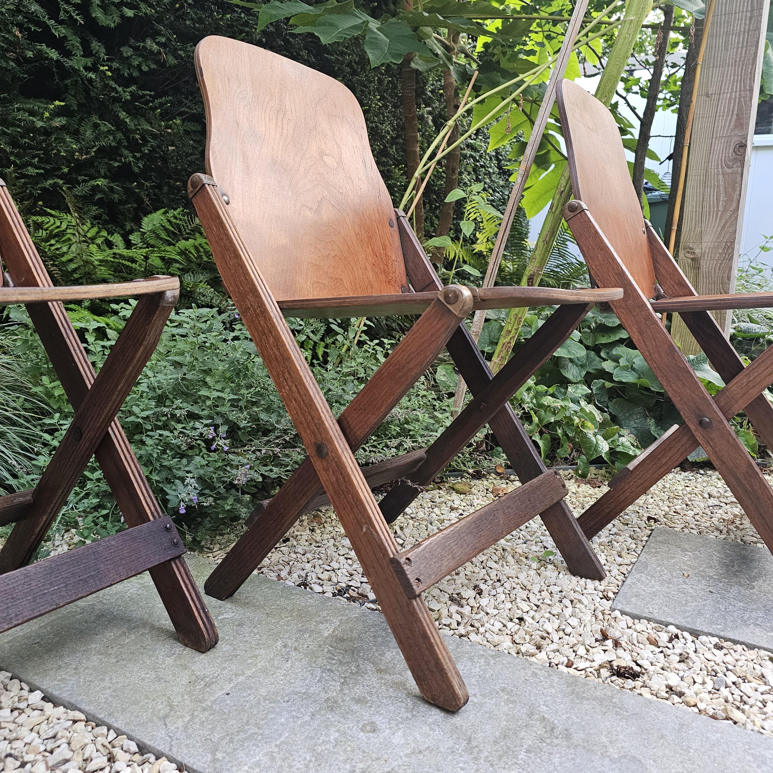 Vintage WW2 Wooden US Army Chair. American Folding Chair Vintage WW2 Wooden US Army Chair. American Folding Chair