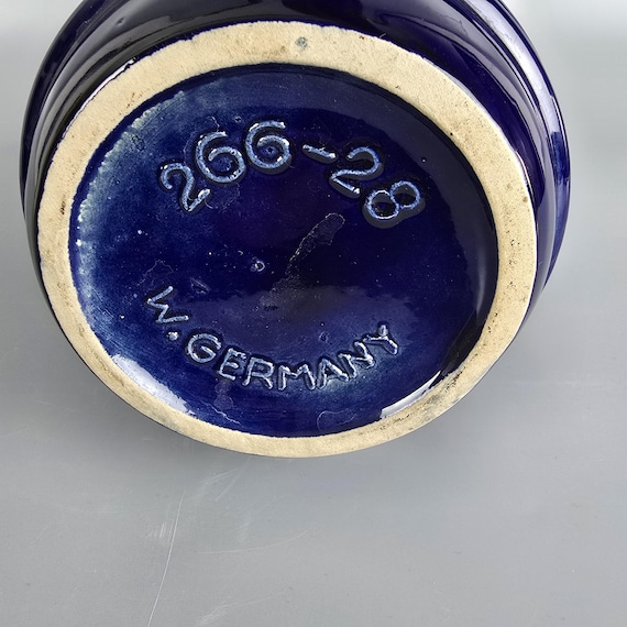 Scheurich 社製の西ドイツのビンテージ Fat Lava 花瓶。フォーム番号