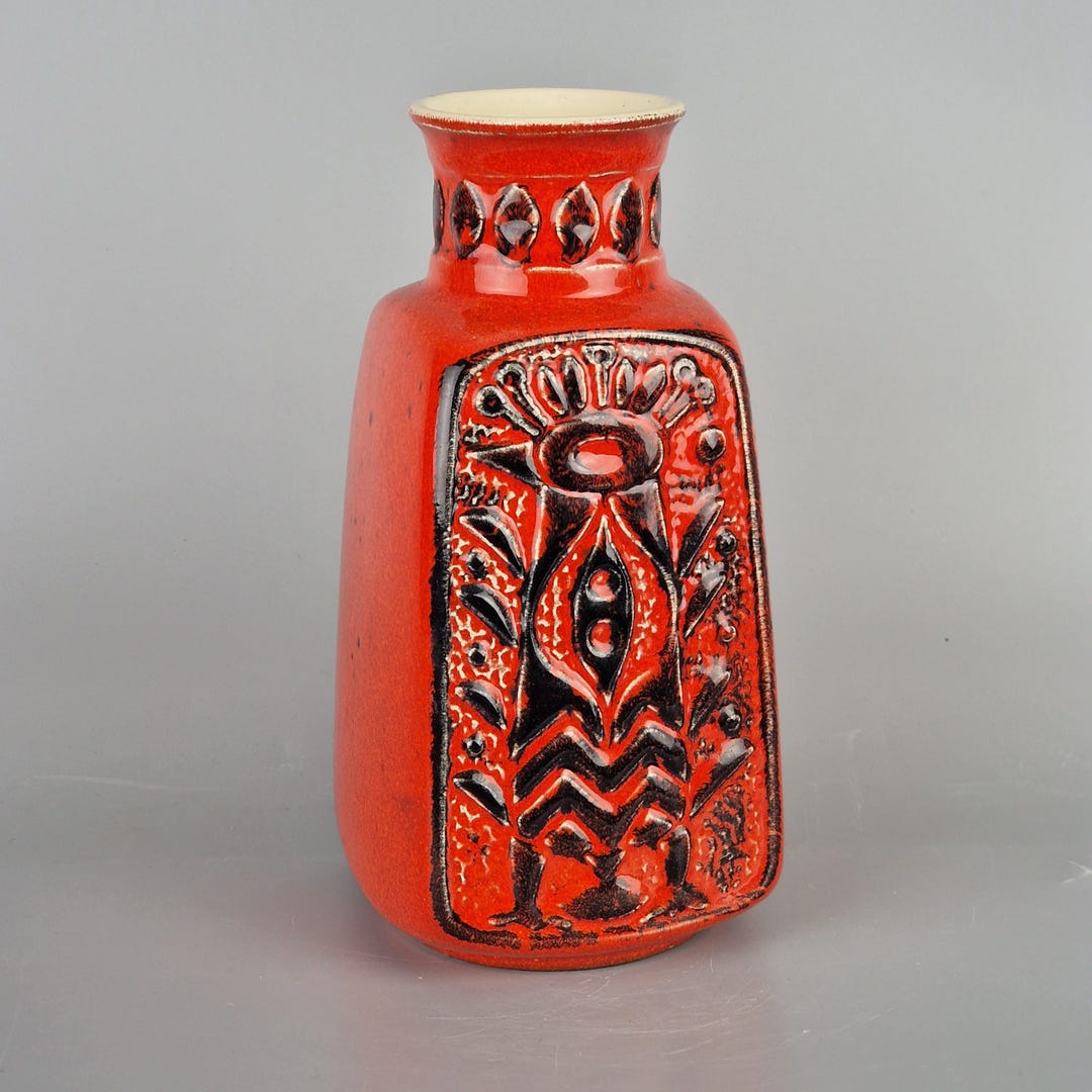 ヴィンテージの西ドイツの Fat Lava 花瓶。 Bay Keramik、フォーム番号