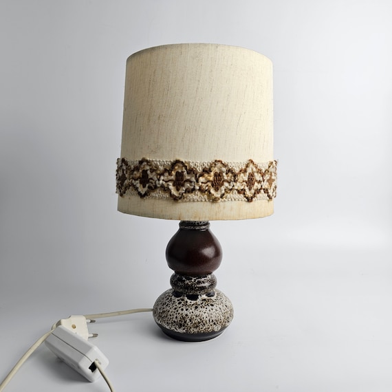 Canada Art Pottery Table Lamp (DEB) Canada Art Pottery Table Lamp (DEB)