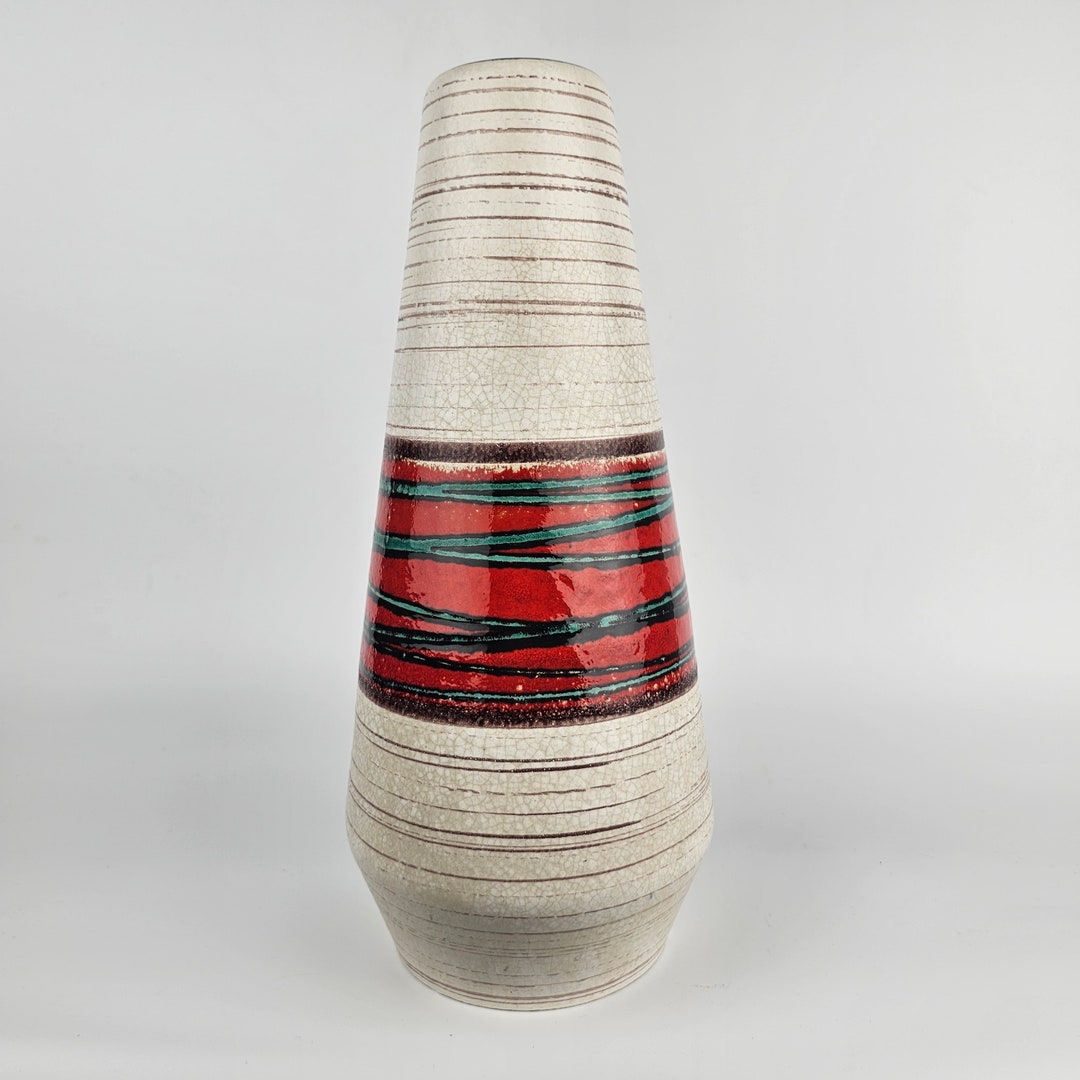 A West German Fat Lava Vase by Scheurich. the Vase is