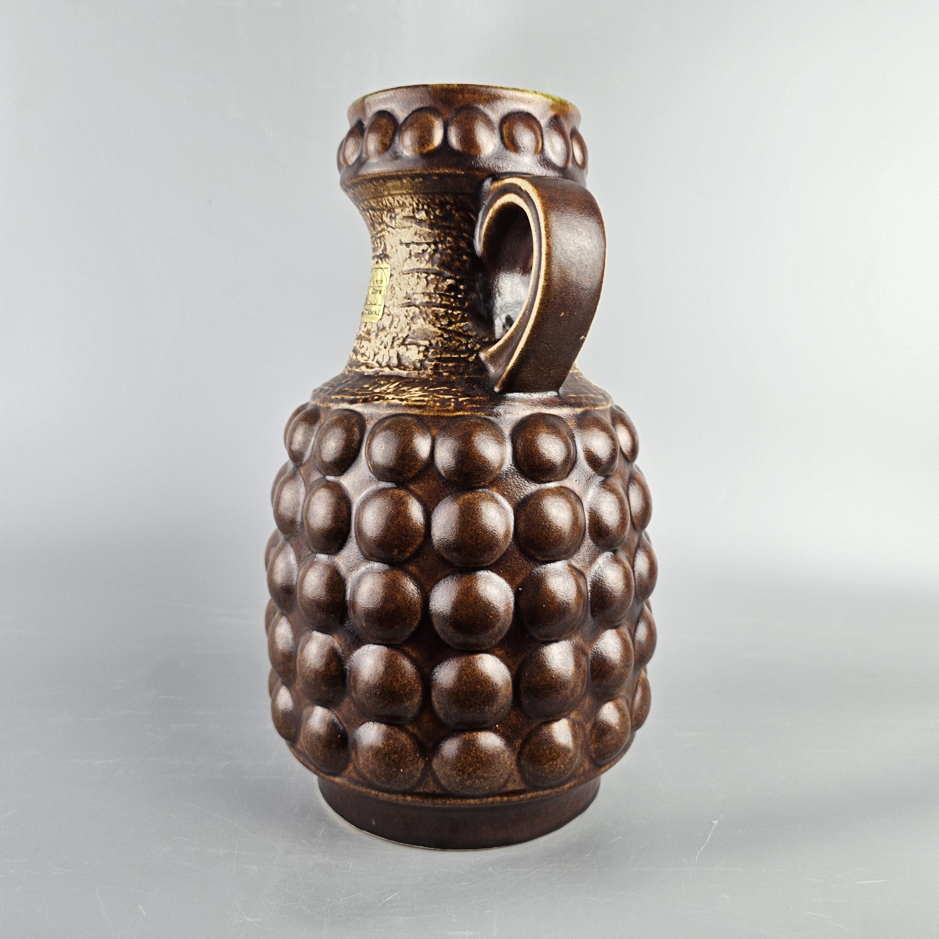 Bay Keramik社製のヴィンテージ西ドイツ製ファットラバ花瓶。型番65 30