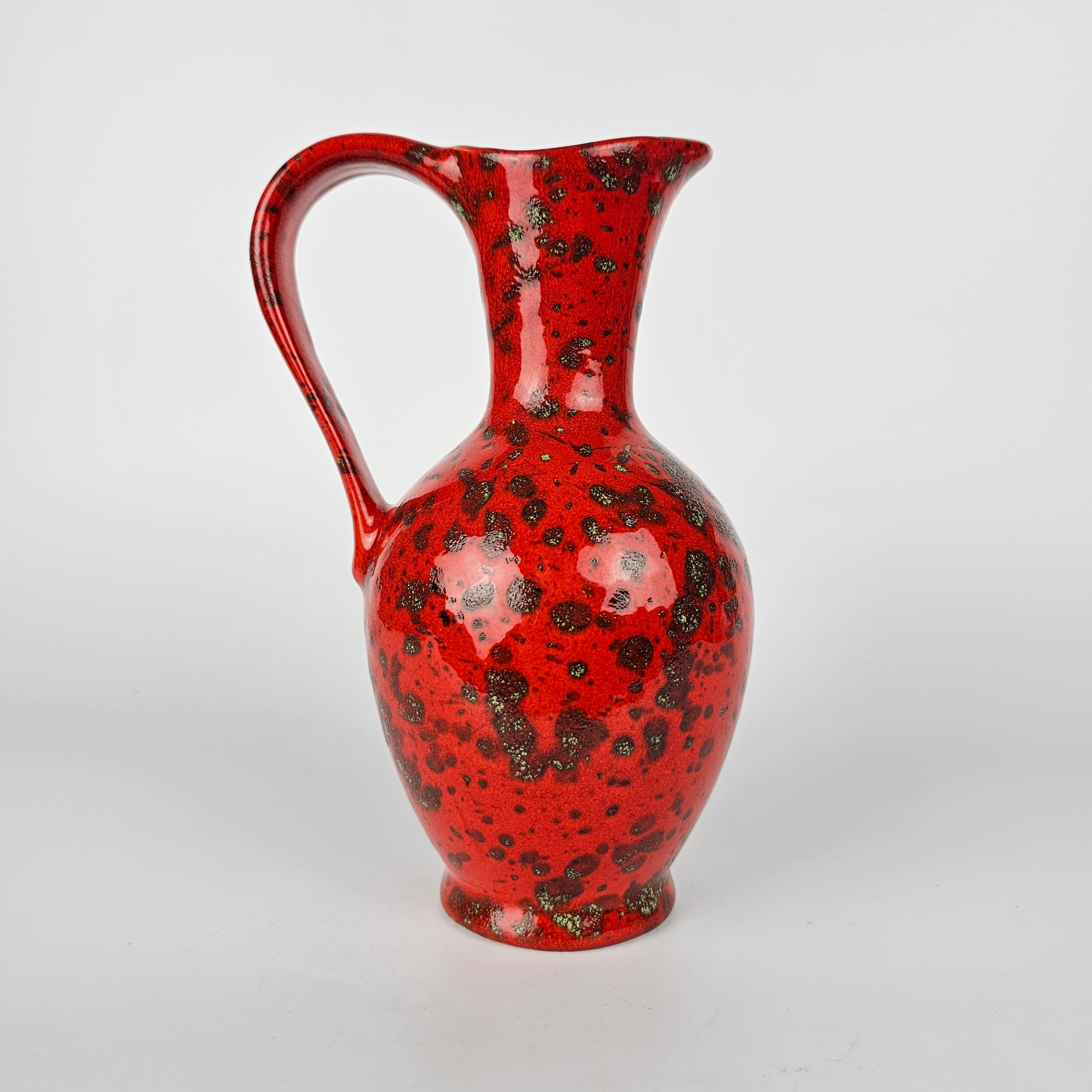 ES Keramik製の西ドイツ製ファットラバの花瓶／水差し。番号は880/20