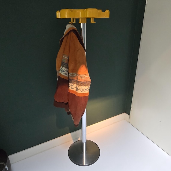 Velca VIP Coat Rack – Designed by Roberto Lucchi & Paolo Orlandini