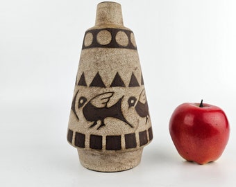 A West German Fat Lava vase by Ceramano. The vase is numbered: 127/1. Decor "Agina".