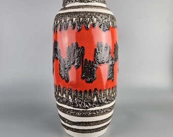 独60年代　Elke&Elmar Kubicek スタジオ陶器　Fat Lava Vintage West German Fat Lava Vase, Possibly Made by Kubicek. Model
