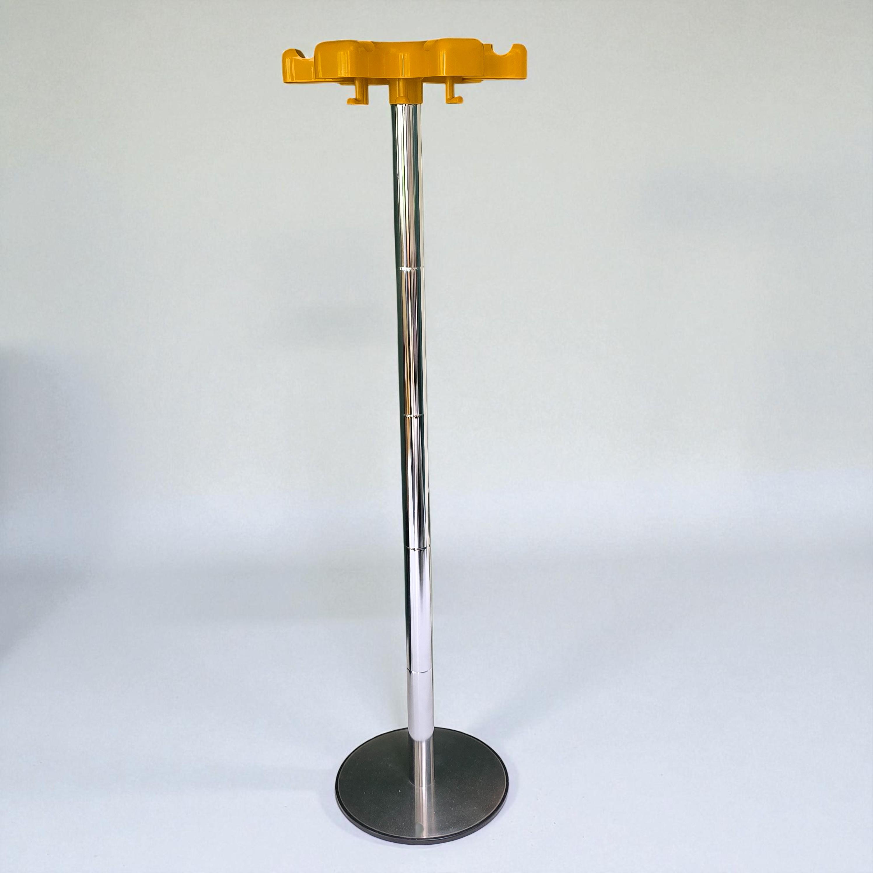 Velca VIP Coat Rack – Designed by Roberto Lucchi & Paolo Orlandini