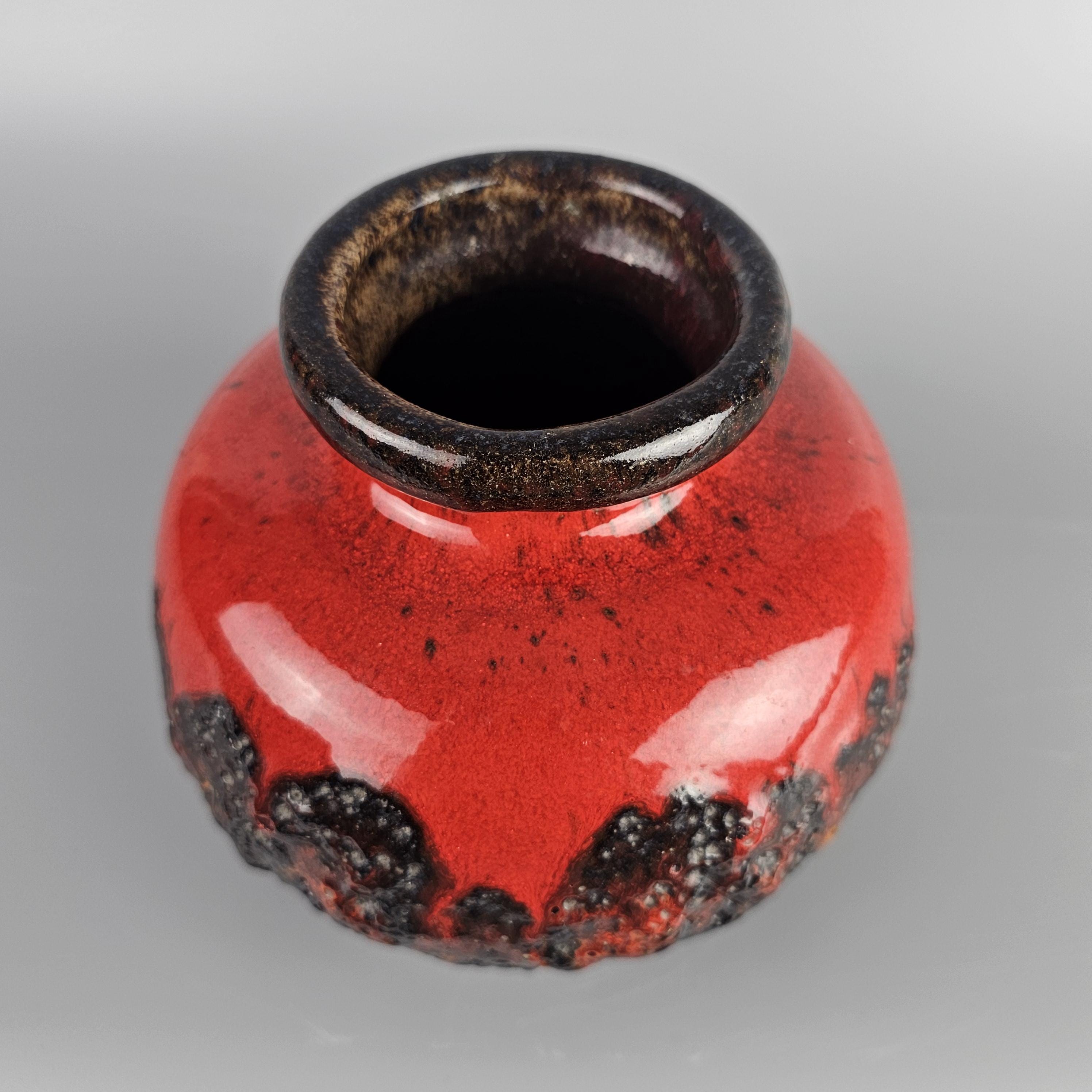 西ドイツ製ヴィンテージのファットラバ花瓶。Scheurich製。モデル番号