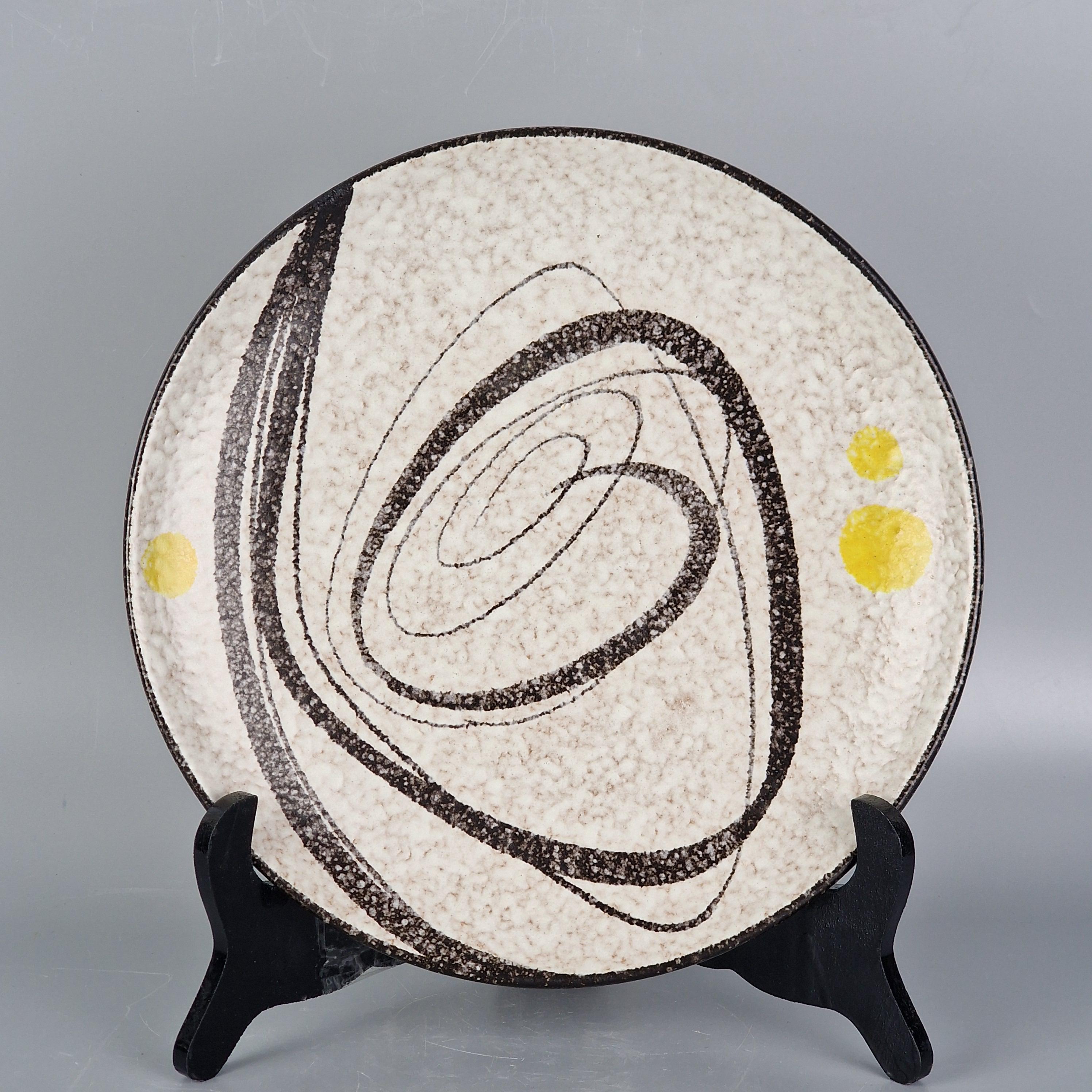 Vintage West German Fat Lava Wall Plate. Ruscha, Model Number 717