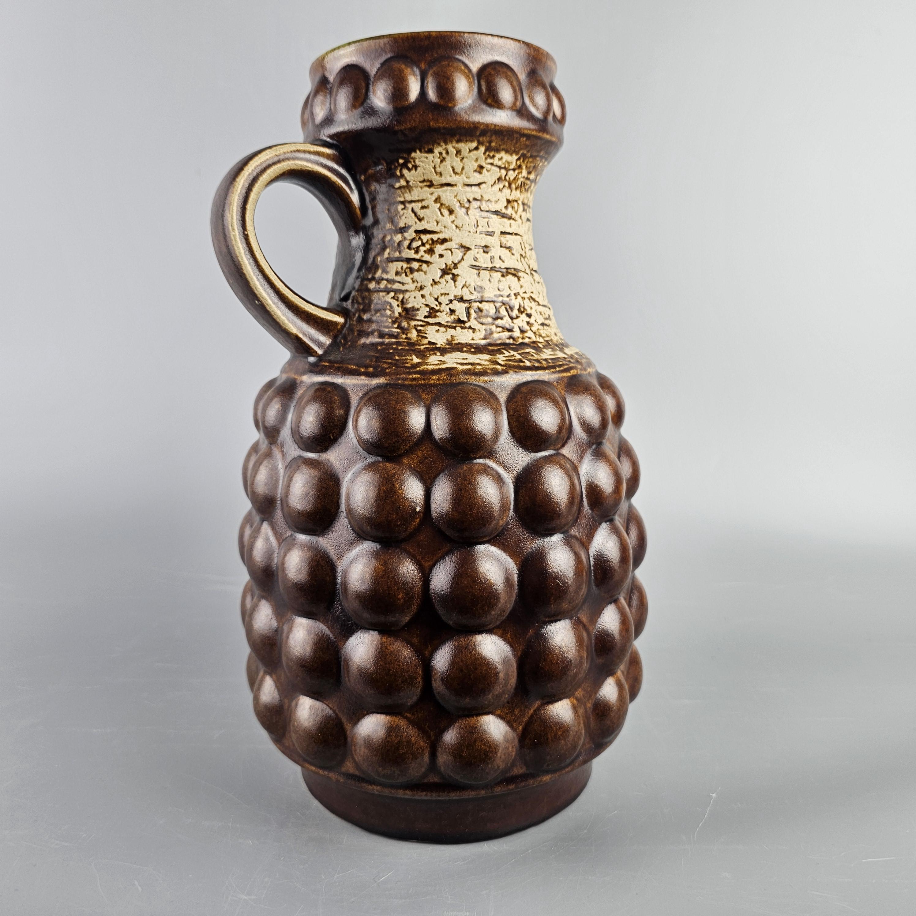 Bay Keramik社製のヴィンテージ西ドイツ製ファットラバ花瓶。型番65 30