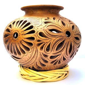 Barro Cafe / Brown Clay Round Decorative Vase w/ Base. Handmade from Oaxaca, MX Item #MGC65006