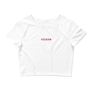 Yeehaw Crop Top – Western Cowgirl Graphic Tee for Women – Boho Country Shirt – Rodeo Bachelorette Party Outfit – Cute Minimal Cowboy Tee