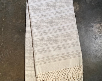 Mexican rebozo Palmita • 100% cotton • handmade in Oaxaca • WHITE base and fringe • patterns ALL OVER the rebozo