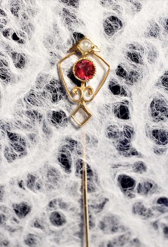 Antique 10Kt Gold Art Nouveau Stickpin Ruby Seed P