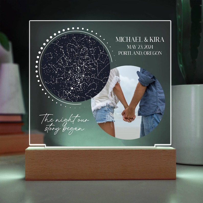 Mapa estelar personalizado por fecha: regalo para pareja o recién casados, regalo de aniversario, mapa de constelaciones personalizado, cielo nocturno por fecha, recién casados imagen 1