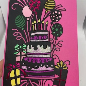 Carte d'anniversaire avec boîte cadeau coulissante