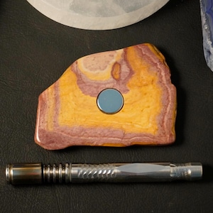 MagRock Dynavap Stand #2509 (Pink Banded Rhyolite)