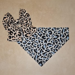 Bandana rose et bleu pour chien à imprimé léopard | Arc marin | Noeud Fleur | Nœud papillon | Accessoires pour chien