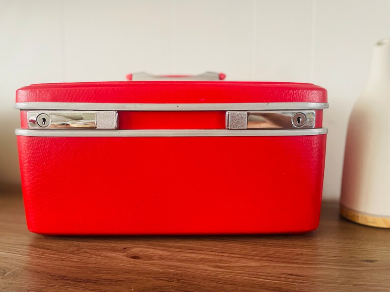 Vintage Retro Samsonite Train Case Suit Case Red Travel Case Makeup