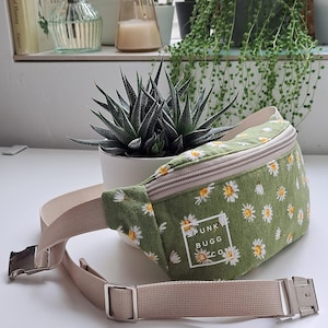 Green Daisy Fanny Pack, Hip Bag, Cross Body Bag