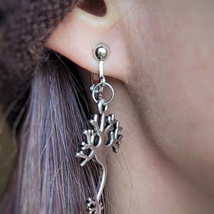 Neuron Earrings w/Hypoallergenic Option & Bonus CZ Studs - Biology Earrings-Science Earrings-Neuron Jewelry-Brain Cell Jewelry-Neuroscience afbeelding 9