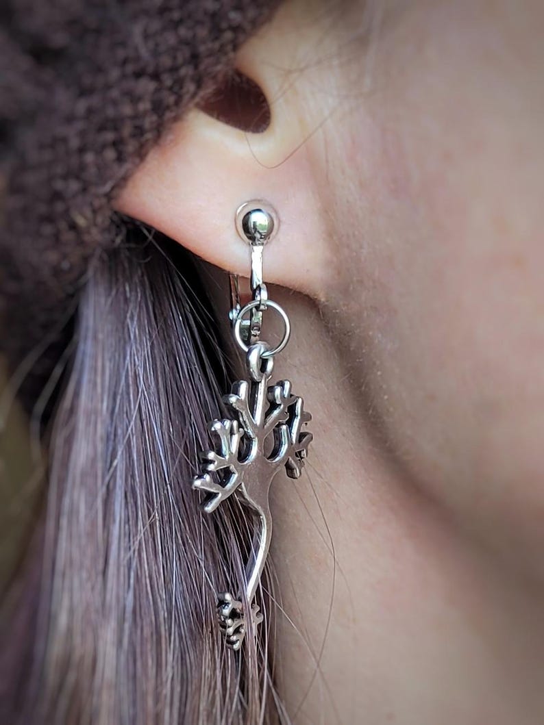 Neuron Earrings w/Hypoallergenic Option & Bonus CZ Studs - Biology Earrings-Science Earrings-Neuron Jewelry-Brain Cell Jewelry-Neuroscience afbeelding 9