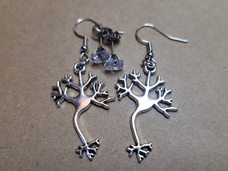 Neuron Earrings w/Hypoallergenic Option & Bonus CZ Studs - Biology Earrings-Science Earrings-Neuron Jewelry-Brain Cell Jewelry-Neuroscience afbeelding 1