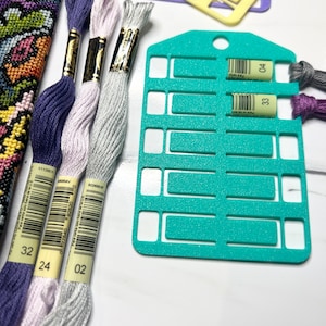 Organiseur de cartes compact avec fil de soie dentaire avec fentes pour étiquettes | Contient 10, Style : court SQ | Organisation du point de croix, de la broderie et de la couture