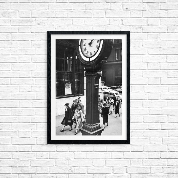 New York Vintage Black and White Print, Tempo of the City Fifth Avenue and 44th by Berenice Abbot from 1938. Remastered, INSTANT DOWNLOAD