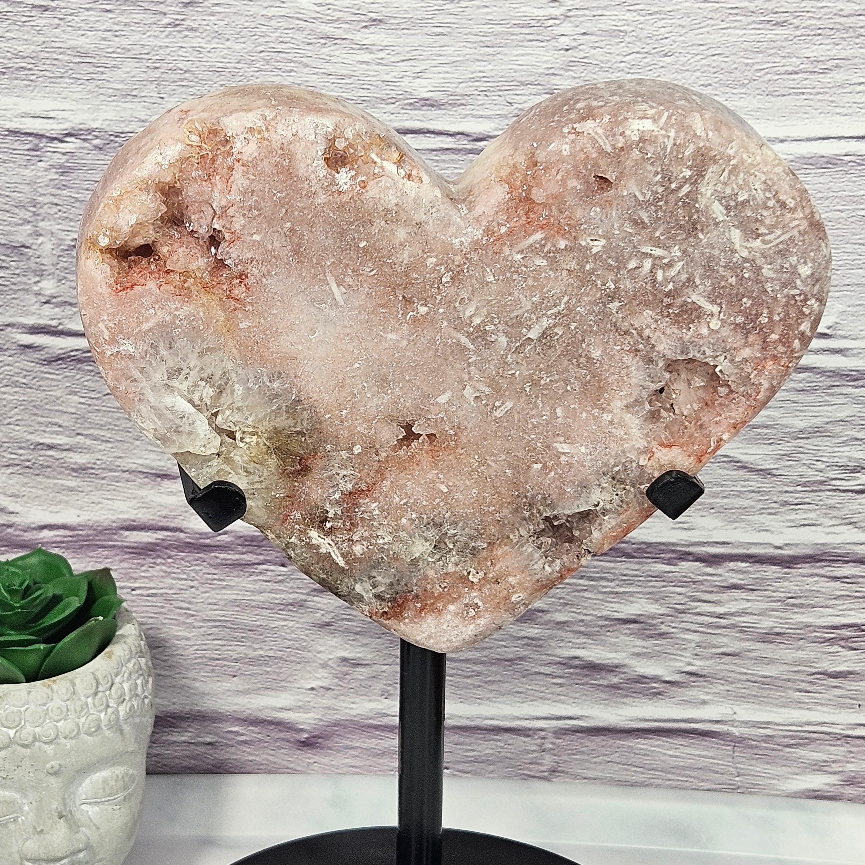 ハート型天然石置物 金属スタンド付き　ジオード　水晶 Large crystal heart display stand - Etsy 日本