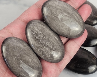 Piedra de palma de obsidiana con brillo plateado: seleccionada intuitivamente