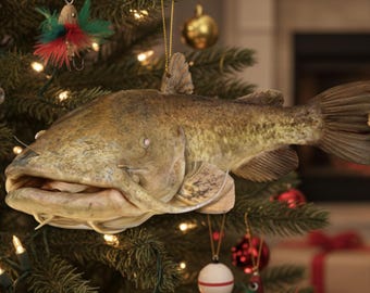 Adorno realista de bagre de cabeza plana / Regalo de Navidad para pescadores / Decoración navideña para aficionados a la pesca en agua dulce