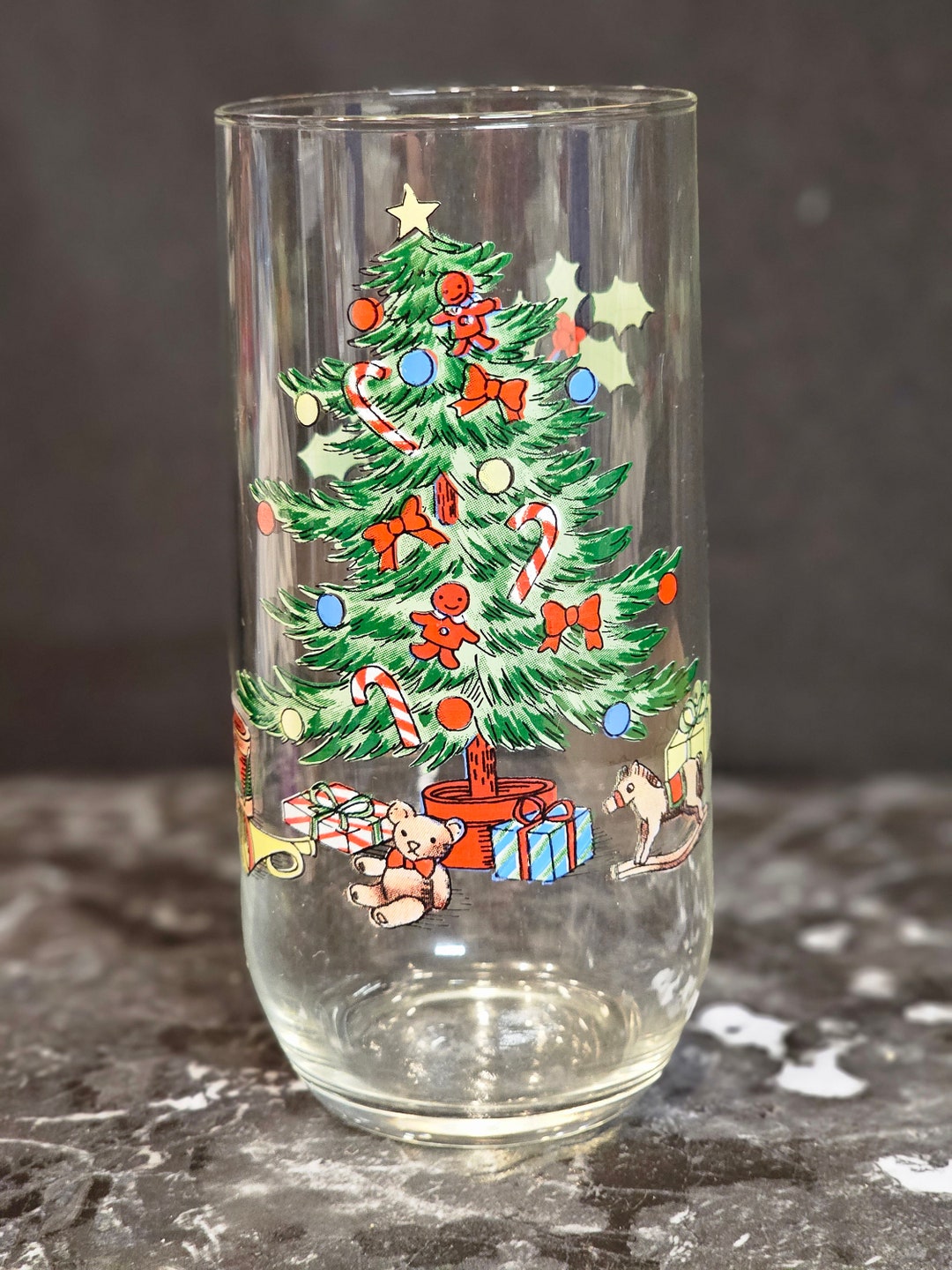 Vintage Christmas Drinking Glassesnull
