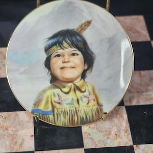 Plato de colección vintage de Artaffects, de la colección Portraits by Perillo. Fabricado en EE. UU., edición limitada a 9500 ejemplares numerados. Miniatura decorativa pequeña.